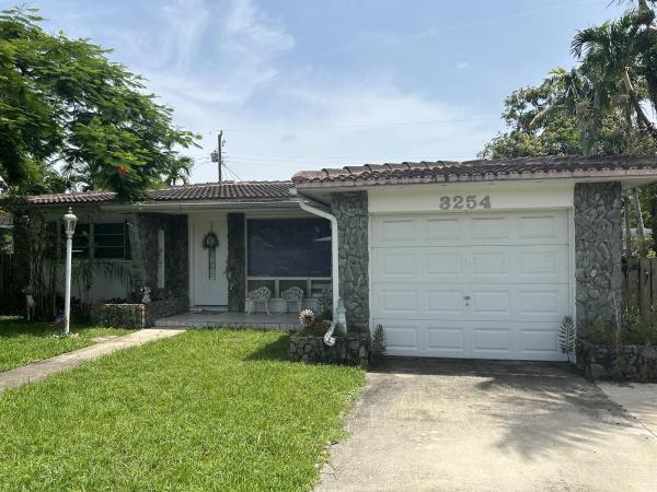 Orangebrook Golf Estates, 3254 Lincoln St, Hollywood, Florida 33021, image 1