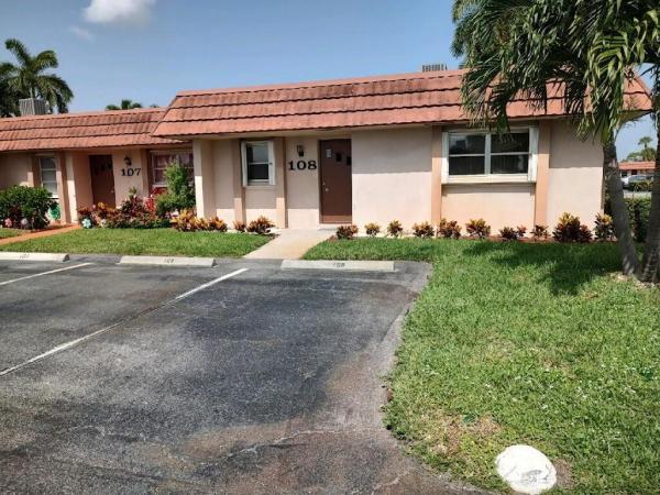 Fernley 2 At Cresthaven Townhomes, 5775 Fernley Dr W #108, West Palm Beach, Florida 33415, image 2