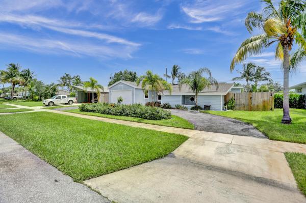 North Palm Beach Village, 424 Gulf Rd, North Palm Beach, Florida 33408, image 1