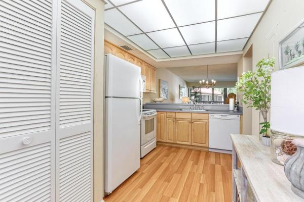 Golf Villas, 421 Brackenwood Ln S, Palm Beach Gardens, Florida 33418, image 1