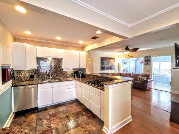 Colonial Estates, 421 Pilgrim Rd, West Palm Beach, Florida 33405, image 2