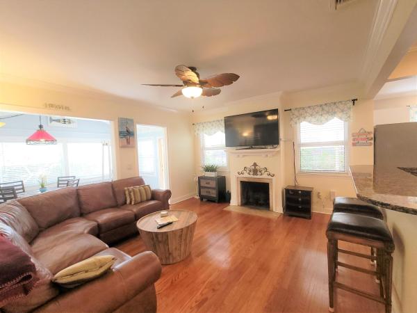 Colonial Estates, 421 Pilgrim Rd, West Palm Beach, Florida 33405, image 1