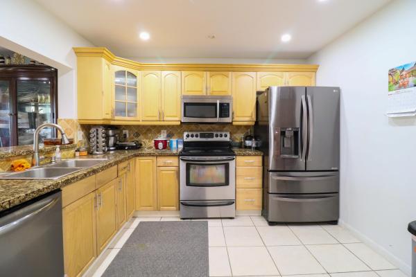Pine Glen At Abbey Park, 5124 Pine Abbey Dr, West Palm Beach, Florida 33415, image 3