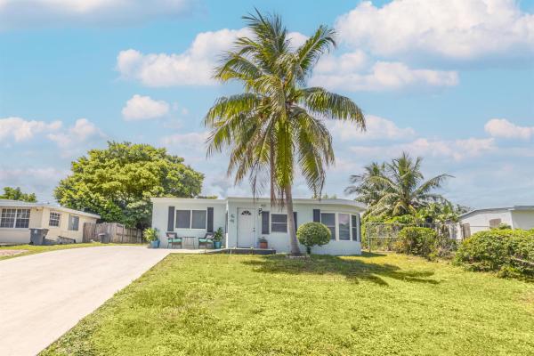San Castle, 451 Hibiscus Tree Dr, Lake Worth Beach, Florida 33462, image 1