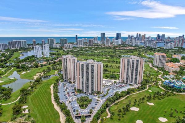 Coronado Tower 2, 20301 W Country Club Dr #2522, Aventura, Florida 33180, image 2