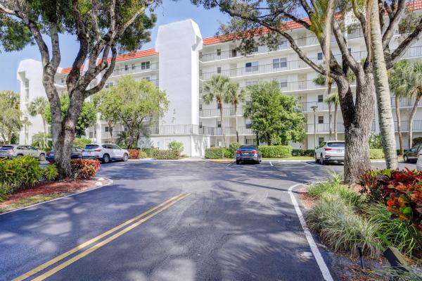 Poinciana Place 3, 3597 Birdie Dr #108, Lake Worth Beach, Florida 33467, image 1