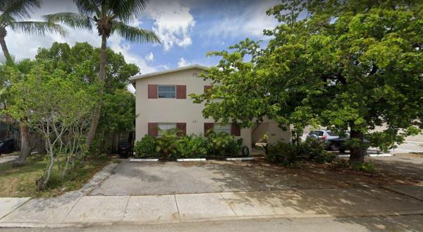 Sterling House, 201 S J St #4, Lake Worth Beach, Florida 33460, image 1