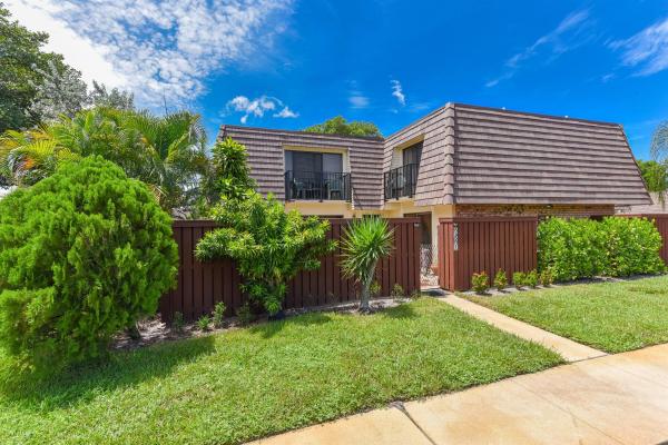 Waterford Courtyards South, 2520 SW 15th St #2520, Deerfield Beach, Florida 33442, image 1