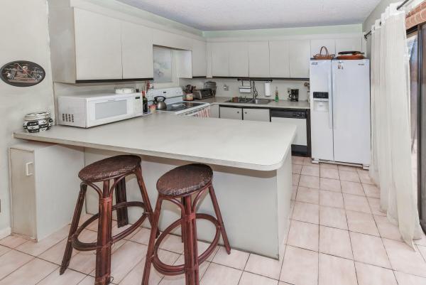 Waterford Courtyards South, 2520 SW 15th St, Deerfield Beach, Florida 33442, image 2