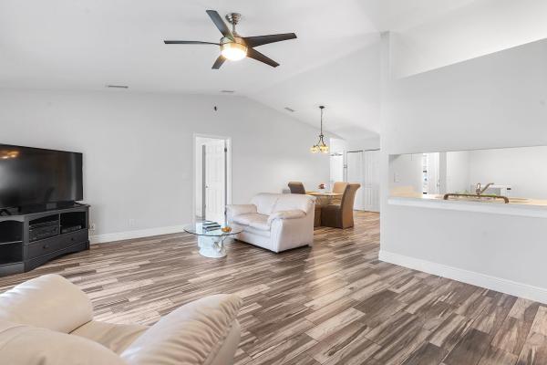 Boynton Lakes 3, 30 Farnworth Dr, Boynton Beach, Florida 33426, image 2