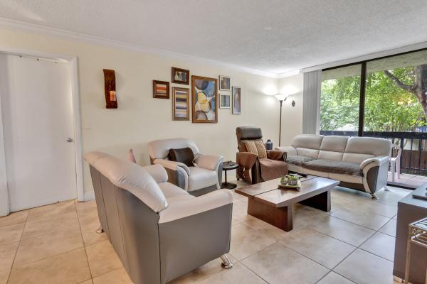 Captiva Lakes Villas, 8307 SW 142nd Ave #E-211, Kendale Lakes, Florida 33183, image 2