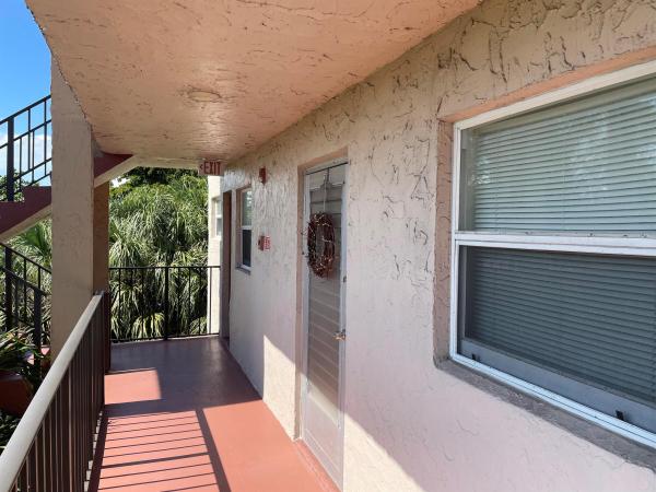 Lakeside Village, 225 Bonnie Dr #301, Palm Springs, Florida 33461, image 1