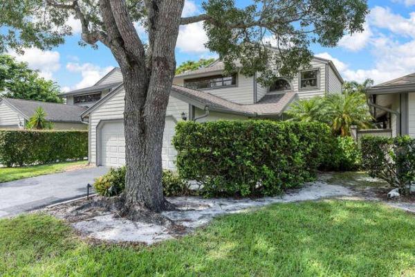 Bedford Mews At Wellington, 2462 Bedford Mews Dr, Wellington, Florida 33414, image 1