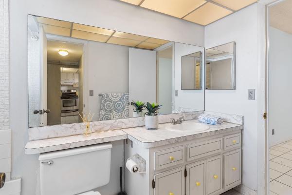 5011 W Oakland Park Blvd #307, Lauderdale Lakes, Florida 33313, image 3