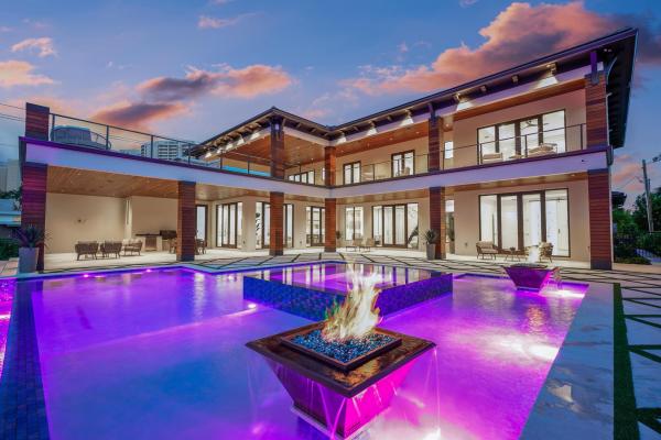 Yacht Harbor Estates, 1172 S Harbor Dr, Riviera Beach, Florida 33404, image 1
