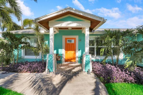 Chapel Court, 15 Chapel Cir, Tequesta, Florida 33469, image 1