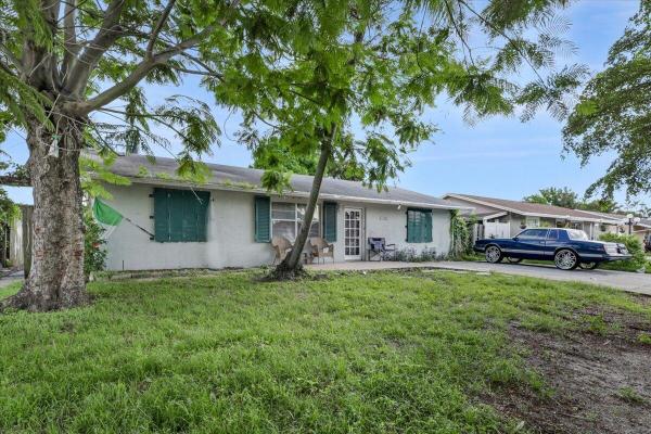Kenwood, 4341 Weymouth St, Lake Worth Beach, Florida 33461, image 1