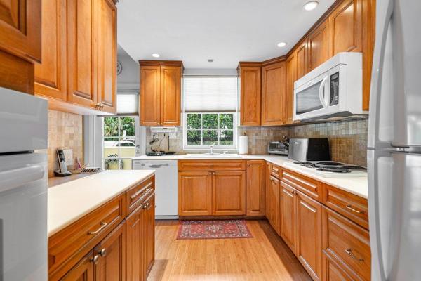 Spanish River Land, 880 E Camino Real, Boca Raton, Florida 33432, image 1