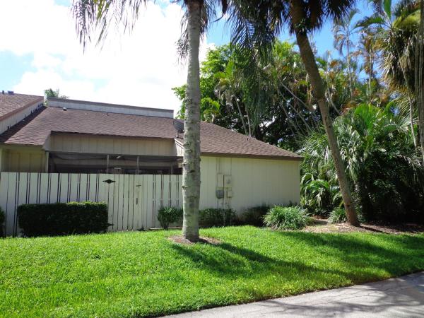 Sturbridge Village, 11892 Sturbridge Ln, Wellington, Florida 33414, image 1