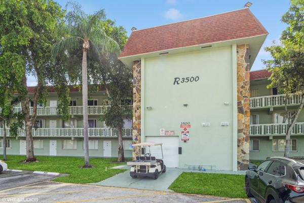 Regal Palms, 3500 Springdale Blvd #208, Palm Springs, Florida 33461, image 1