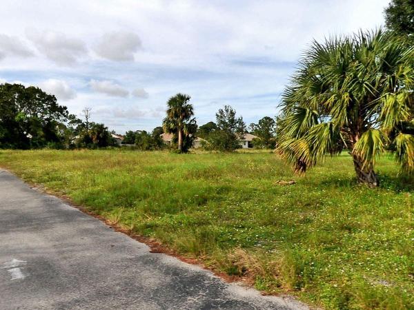 832 SW Glenview Ct, Port St. Lucie, Florida 34953, image 1
