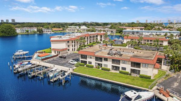 Northlake, 309 Lake Cir #203, North Palm Beach, Florida 33408, image 1