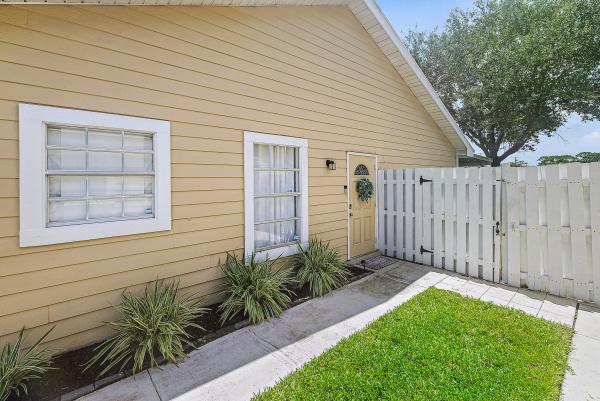 Royal Forest Townhouses, 1526 Royal Forest Ct, West Palm Beach, Florida 33406, image 1