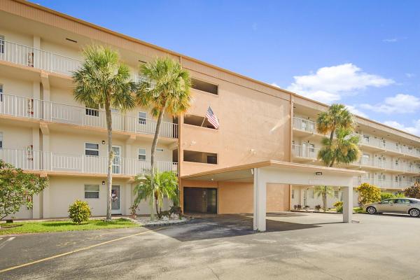 Village Royale Greenhaven, 230 NE 26th Ave #301, Boynton Beach, Florida 33435, image 1