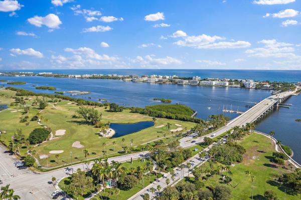 Gold Coast Towers, 1 S Lakeside Dr #D5, Lake Worth Beach, Florida 33460, image 2