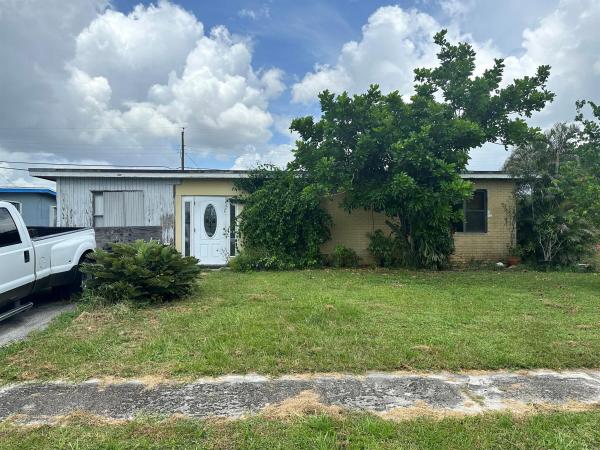 Forest Hill Village, 5665 Daphne Dr, West Palm Beach, Florida 33415, image 2