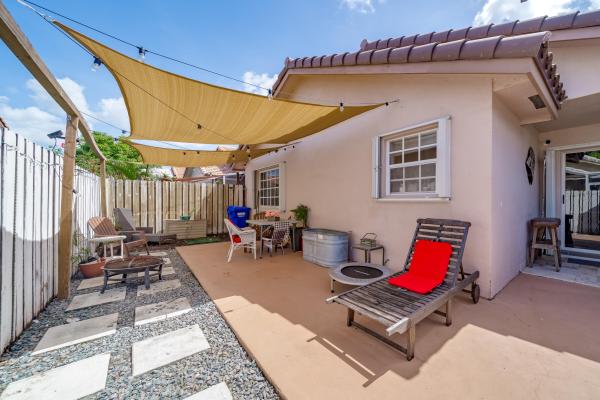 Tiffany Cove At Silver Lakes, 520 SW 176th Ave, Pembroke Pines, Florida 33029, image 1