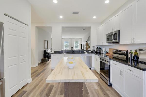 Greenwich At Abacoa, 425 Greenwich Cir #203, Jupiter, Florida 33458, image 1