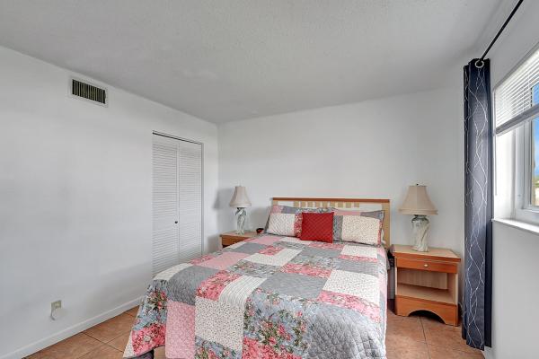 Lakeside Village, 711 Lori Dr #107, Palm Springs, Florida 33461, image 2