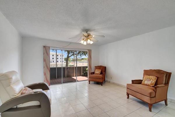 Lakeside Village, 711 Lori Dr #107, Palm Springs, Florida 33461, image 3