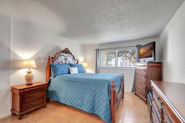 Lakeside Village, 711 Lori Dr #107, Palm Springs, Florida 33461, image 1
