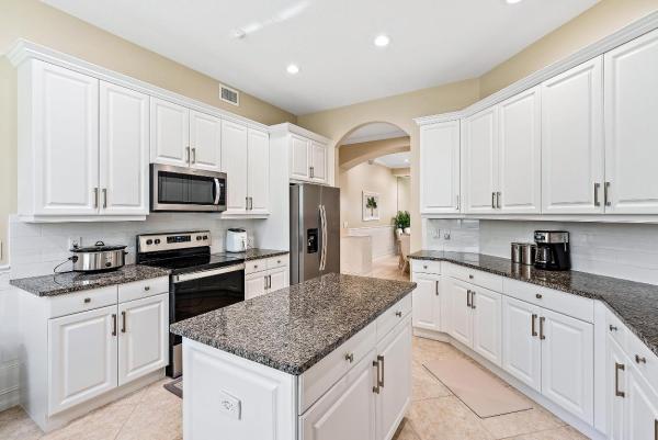 Palm Bay Club North, 125 Palm Bay Ter #B, Palm Beach Gardens, Florida 33418, image 3