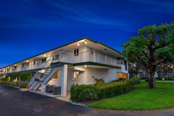 Tequesta Garden, 9 Garden St #106j, Tequesta, Florida 33469, image 1