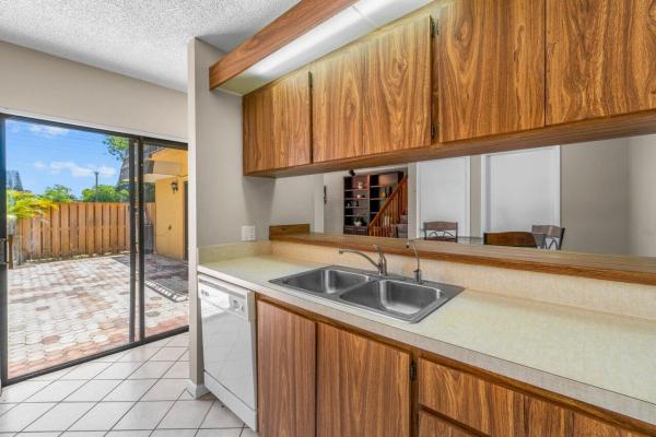 Village Of Sandalwood Lakes, 2703 27th Way, West Palm Beach, Florida 33407, image 3