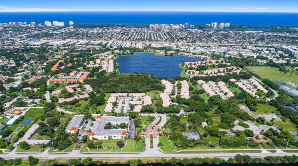 Lake Windwood, 2600 Greenwood Ter #203, Boca Raton, Florida 33431, image 1