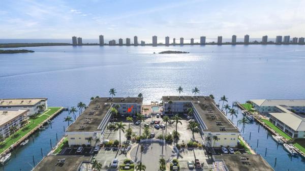 Lake Colony, 101 Doolen Ct #103, North Palm Beach, Florida 33408, image 1