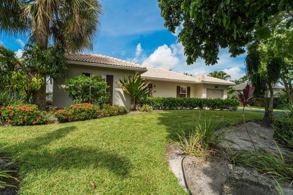 Lake Floresta Park, 235 NW 11th Ave, Boca Raton, Florida 33486, image 1