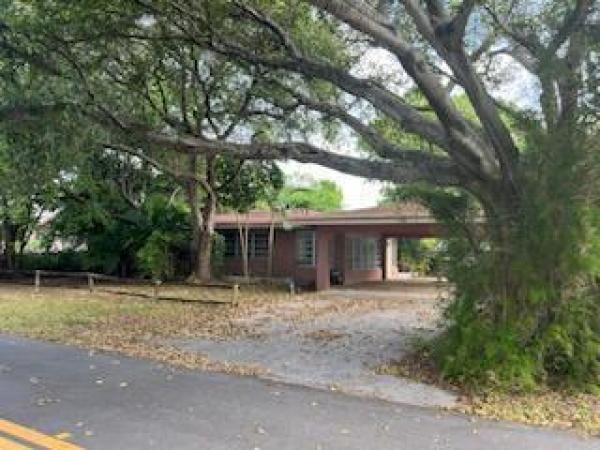 Pine Crest, 301 NE 10th Ave, Pompano Beach, Florida 33060, image 1