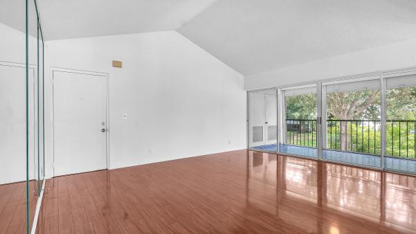 Lakes Of Woodhaven, 6237 Old Court Rd #204, Boca Raton, Florida 33433, image 3