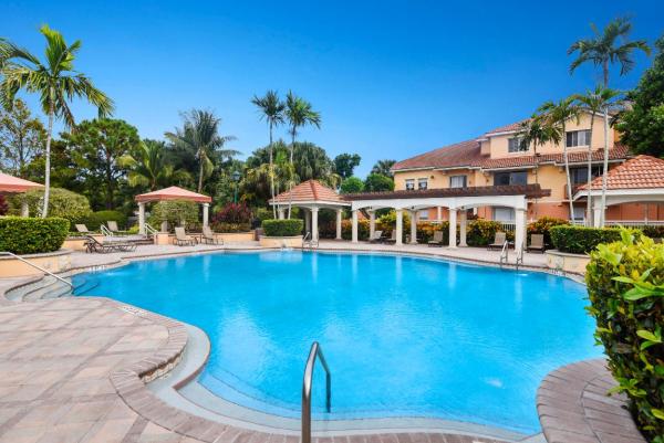 Tierra Verde At Delray Beach, 2010 Alta Meadows Ln #208, Delray Beach, Florida 33444, image 1