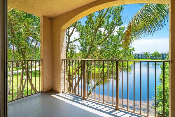 Emerald Isle At Laguna Lakes, 4211 San Marino Blvd #306, West Palm Beach, Florida 33409, image 1