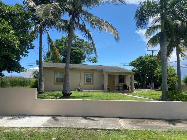 Whispering Palms, 1221 15th Ave, Lake Worth Beach, Florida 33460, image 1