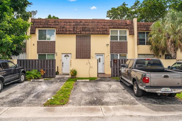The Townhouses At Nova 1, 3666 SW 60th Ter #37, Davie, Florida 33314, image 1