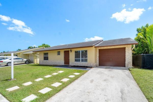 Brentwood Lakes, 6090 Lambeth Cir, Lake Worth Beach, Florida 33463, image 1