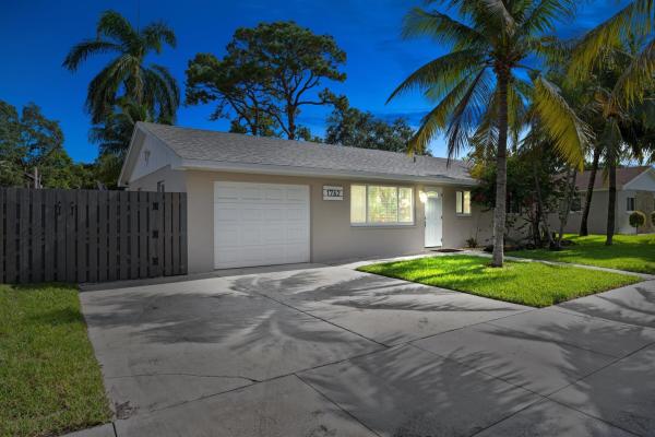 Lake Clarke South, 1762 16th Ave, Lake Worth Beach, Florida 33460, image 1