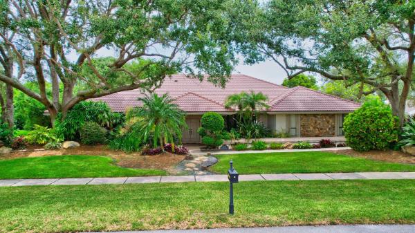 Woodfield Hunt Club, 3155 Equestrian Dr, Boca Raton, Florida 33434, image 1